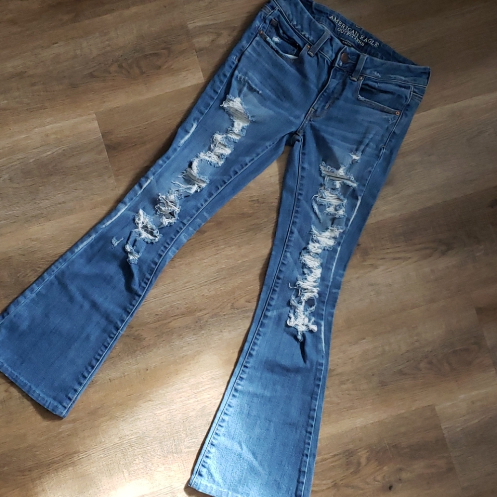 SOLD 🌻 NWOT Boho Artist Hippie Flare Jeans